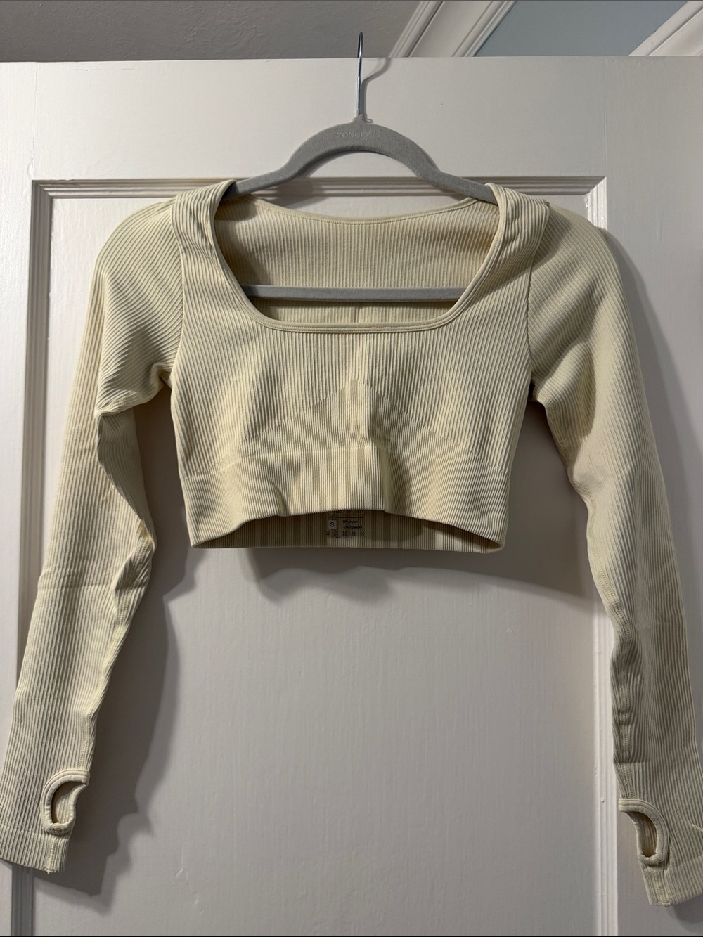 Ribbed Square-Neck Cropped Long Sleeve Top in Cream